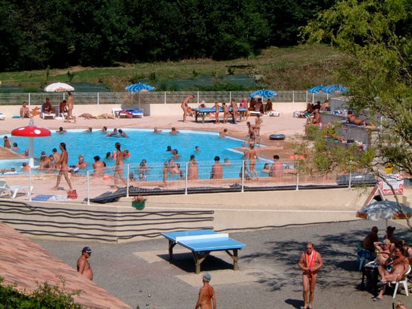 naturisme en famille photos. enfants.